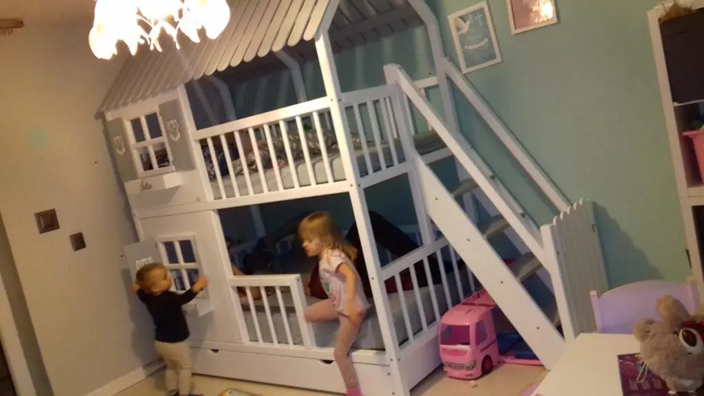 Hausbett, Spielbett LUNA (Leiter,Treppe,Rutsche) - Kubuk Moebel