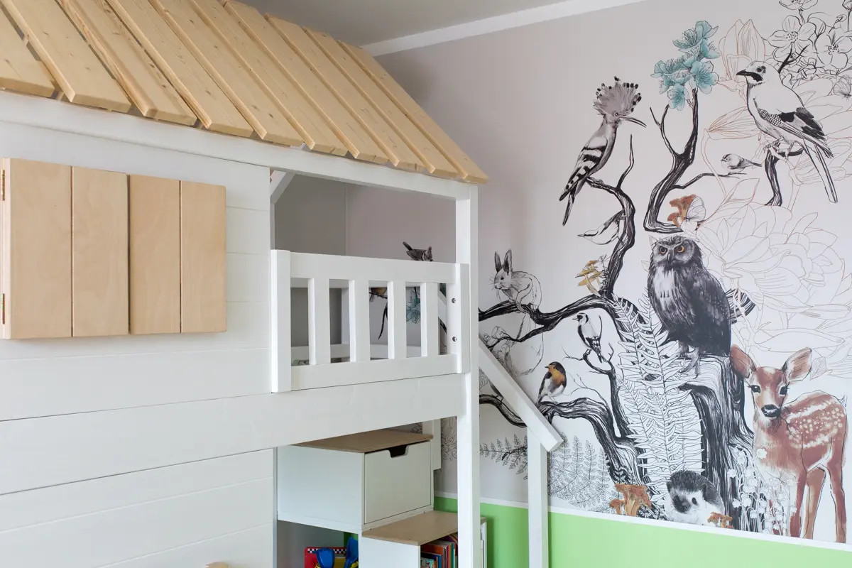 Hausbett, Spielbett KJARA mit vollem Dach und Rutsche - Kubuk Moebel