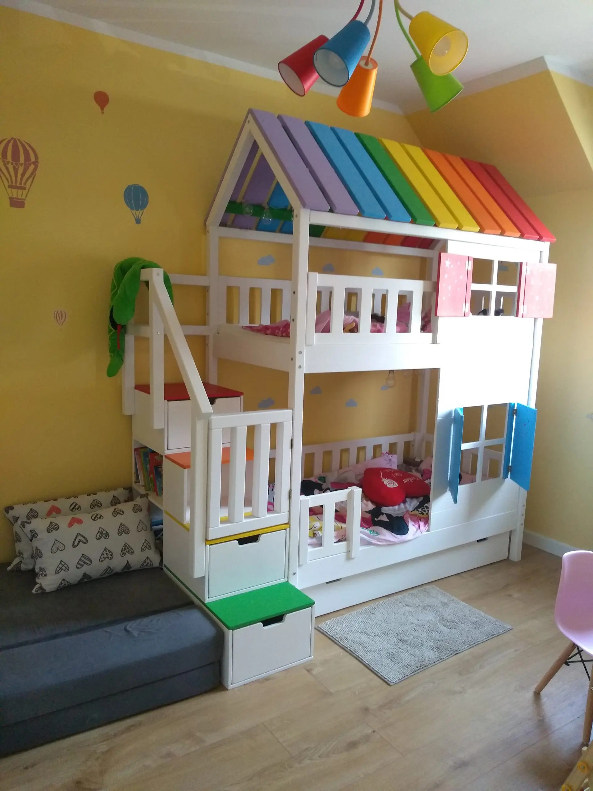 Hausbett, Spielbett KJARA mit vollem Dach und Rutsche - Kubuk Moebel